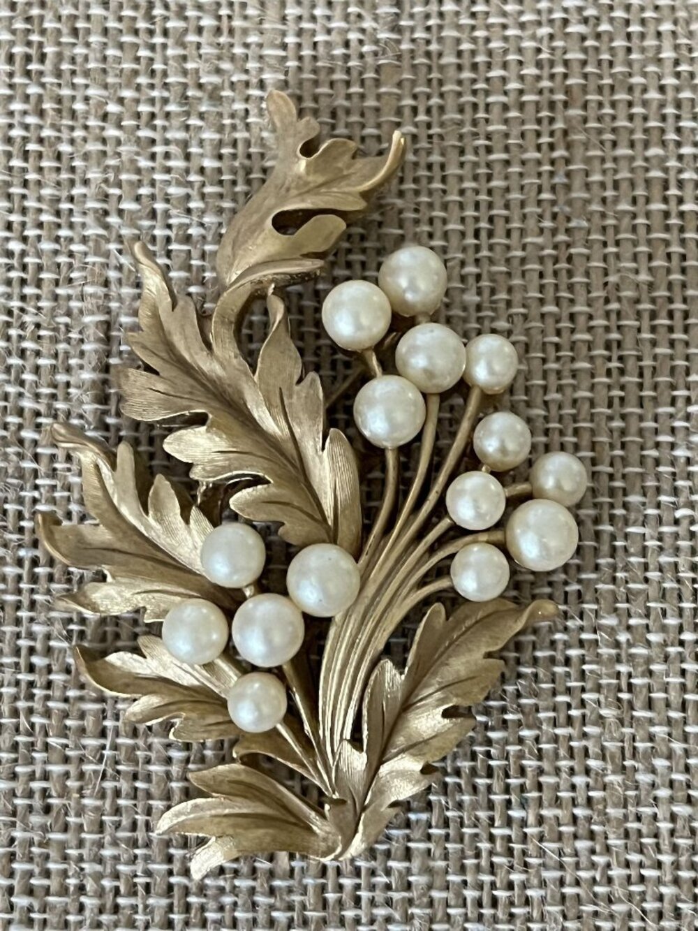 Vintage 1950s Crown Trifari Gold Tone Faux Pearl Leaf Brooch Pin